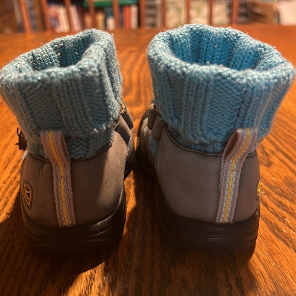 Keen sweater top toddler boots - Picture 3 of 7